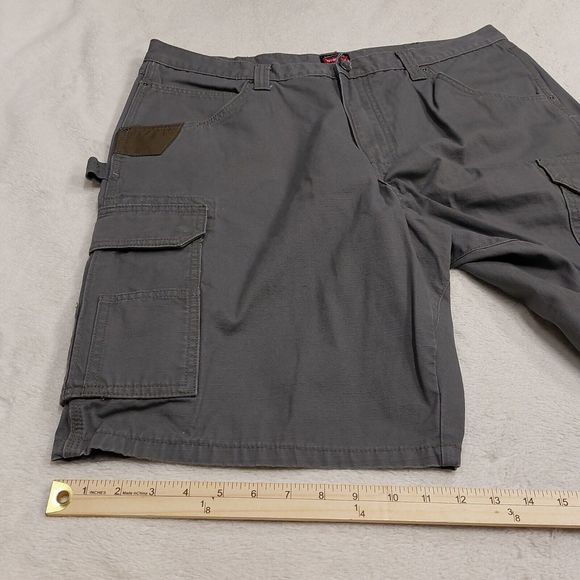 Wrangler Workwear Gray Ripstop Fabric Carpenter Cargo Shorts Men's Size 38 - Picture 5 of 7